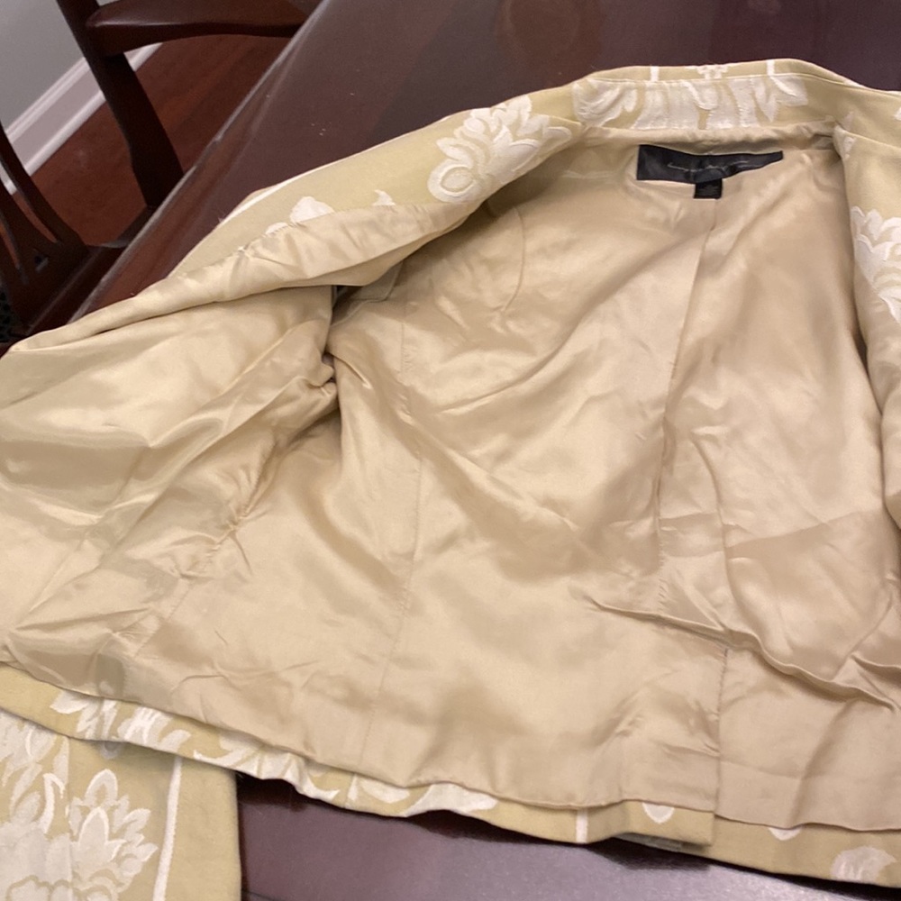 Pale yellow green brocade blazer. Size 14. - Picture 8 of 12